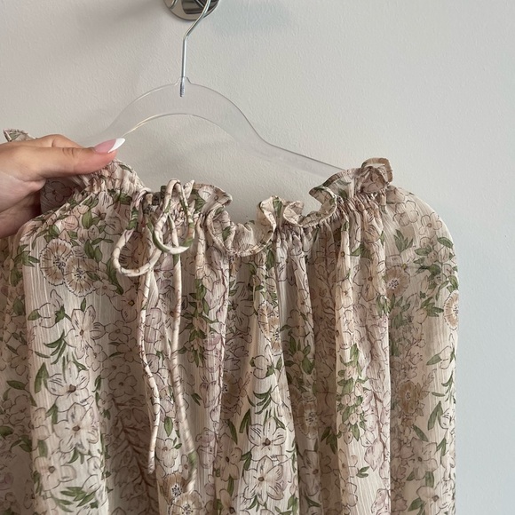 Vici Floral Off-Shoulder Blouse - Picture 6 of 6